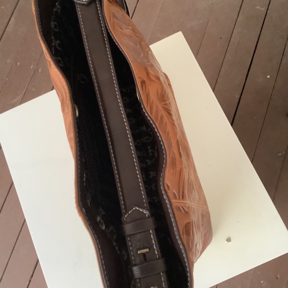 Tignanello Palm Embossed Vintage Leather RFID Hobo Bag Nwt - Picture 7 of 16